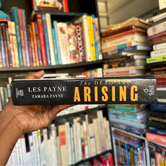 The Dead Are Arising: The Life of Malcolm X - Picture 5 of 7